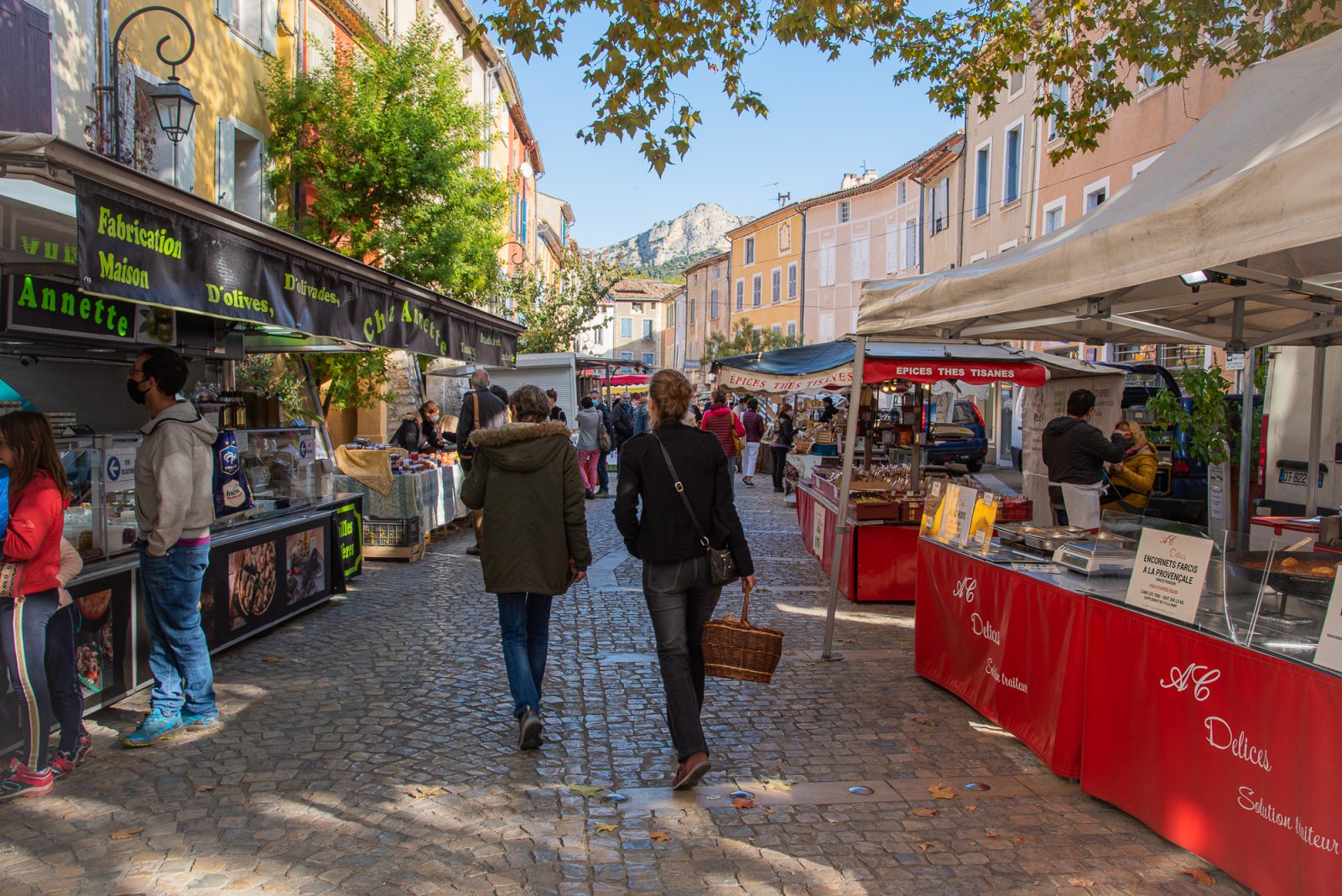 | Buis-les-Baronnies (26) | C'est jour de marché